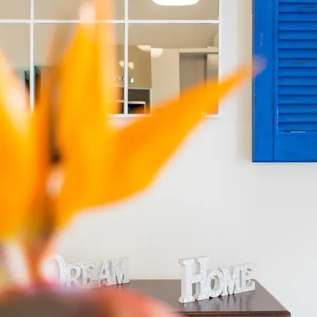 Blue Iris: Stylish Just 10 Minutes Walk From Old Town Chania Apartment