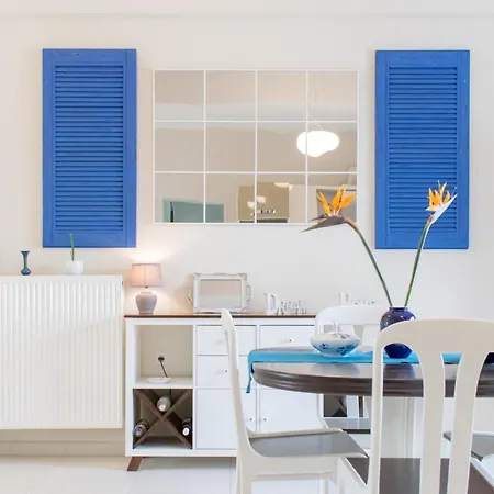 Apartment Blue Iris: Stylish Just 10 Minutes Walk From Old Town Chania